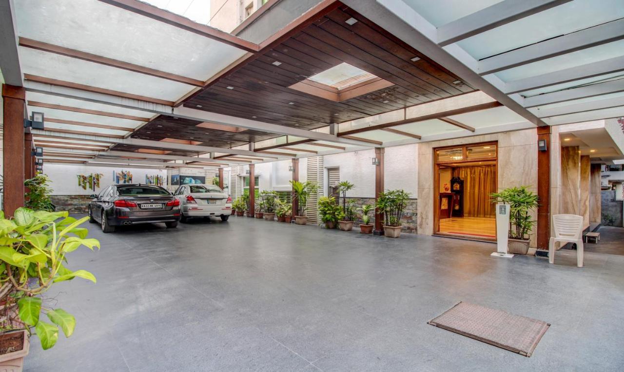 Treebo The Sai Leela Suites R T Nagar Бангалор Экстерьер фото