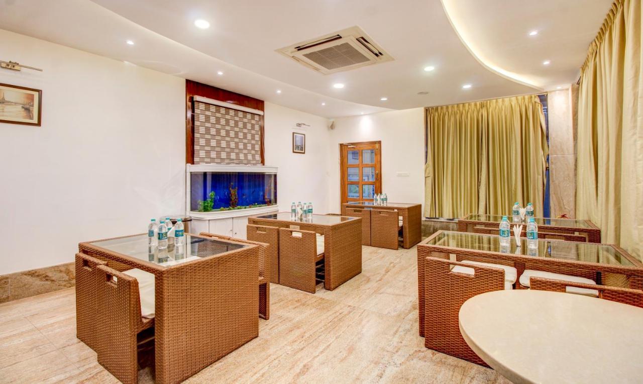 Treebo The Sai Leela Suites R T Nagar Бангалор Экстерьер фото