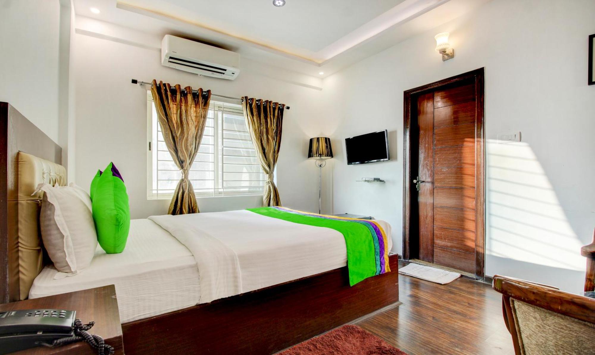 Treebo The Sai Leela Suites R T Nagar Бангалор Экстерьер фото