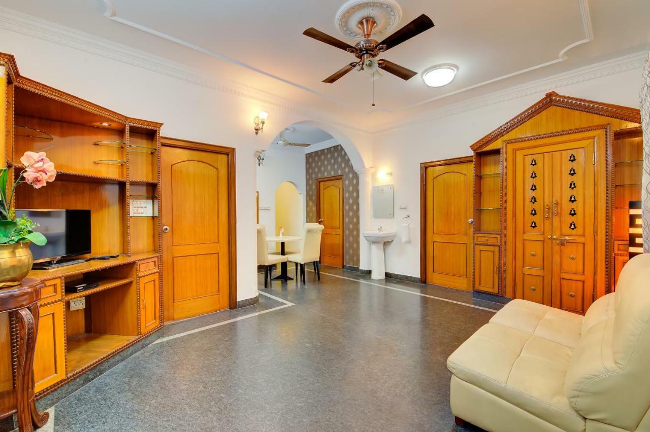 Treebo The Sai Leela Suites R T Nagar Бангалор Экстерьер фото